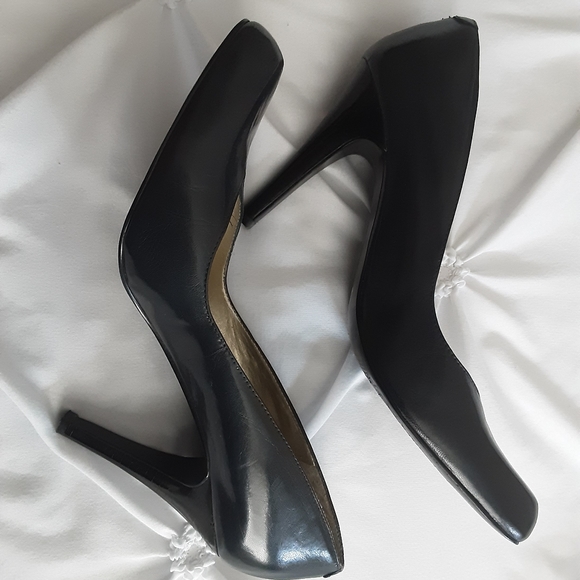 Nine West  dark blue heels - Picture 2 of 4
